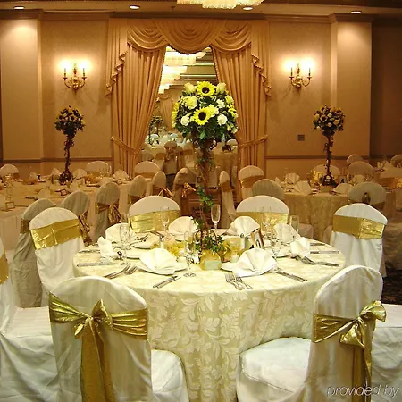 Crowne Plaza Edison By Ihg 