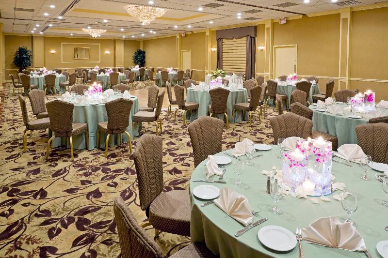 Crowne Plaza By Ihg Edison