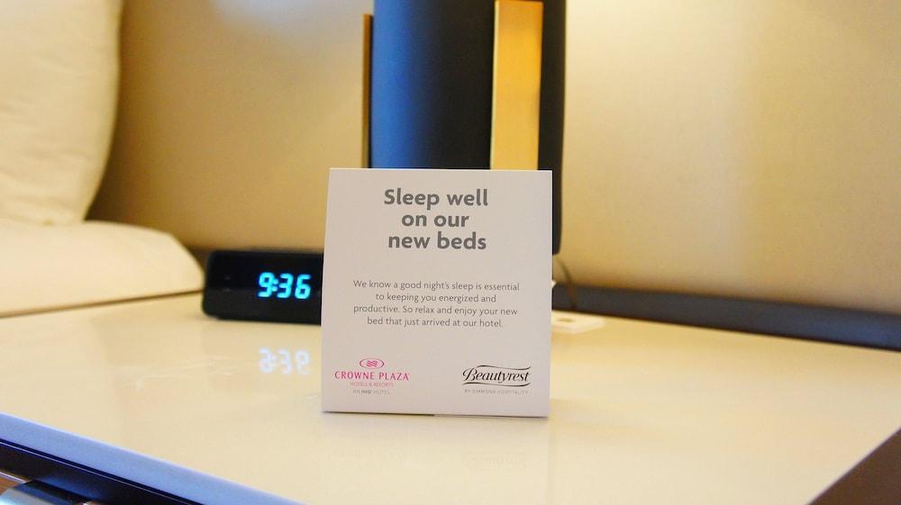 Crowne Plaza By Ihg Hotel 4*