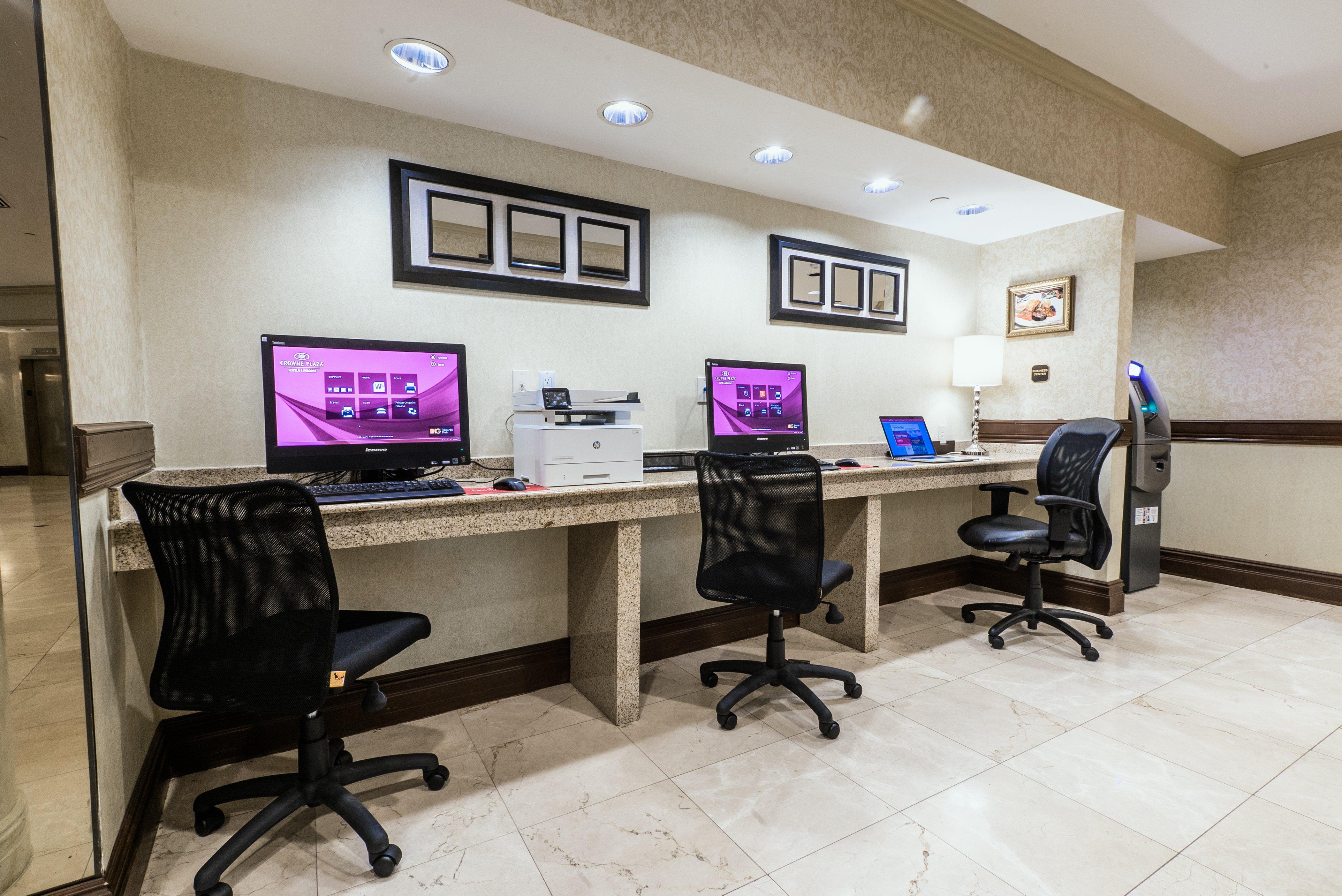 Crowne Plaza By Ihg 4*