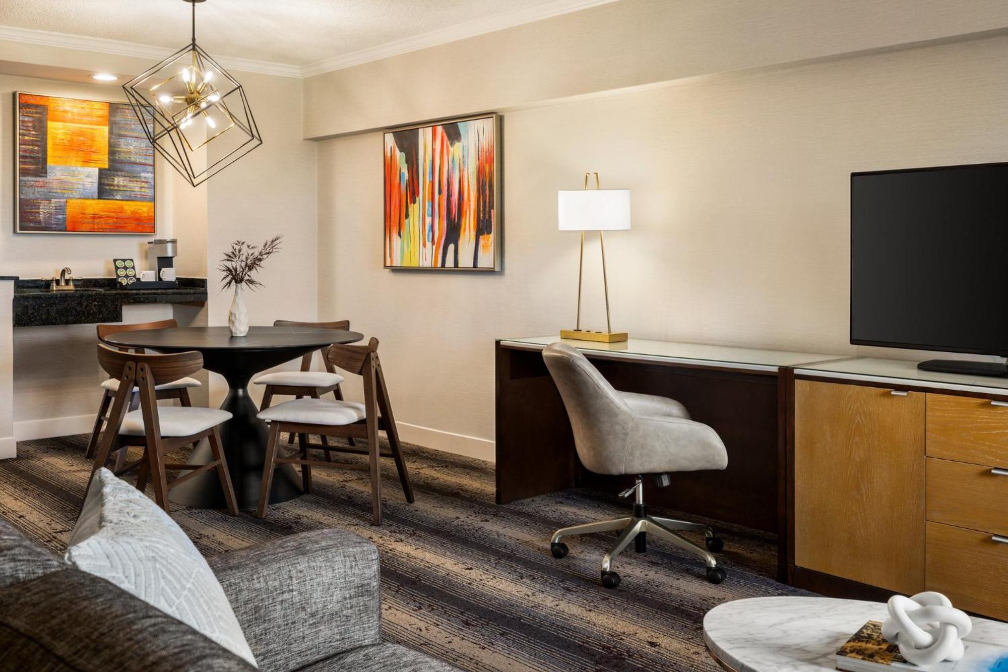 Crowne Plaza By Ihg 4*