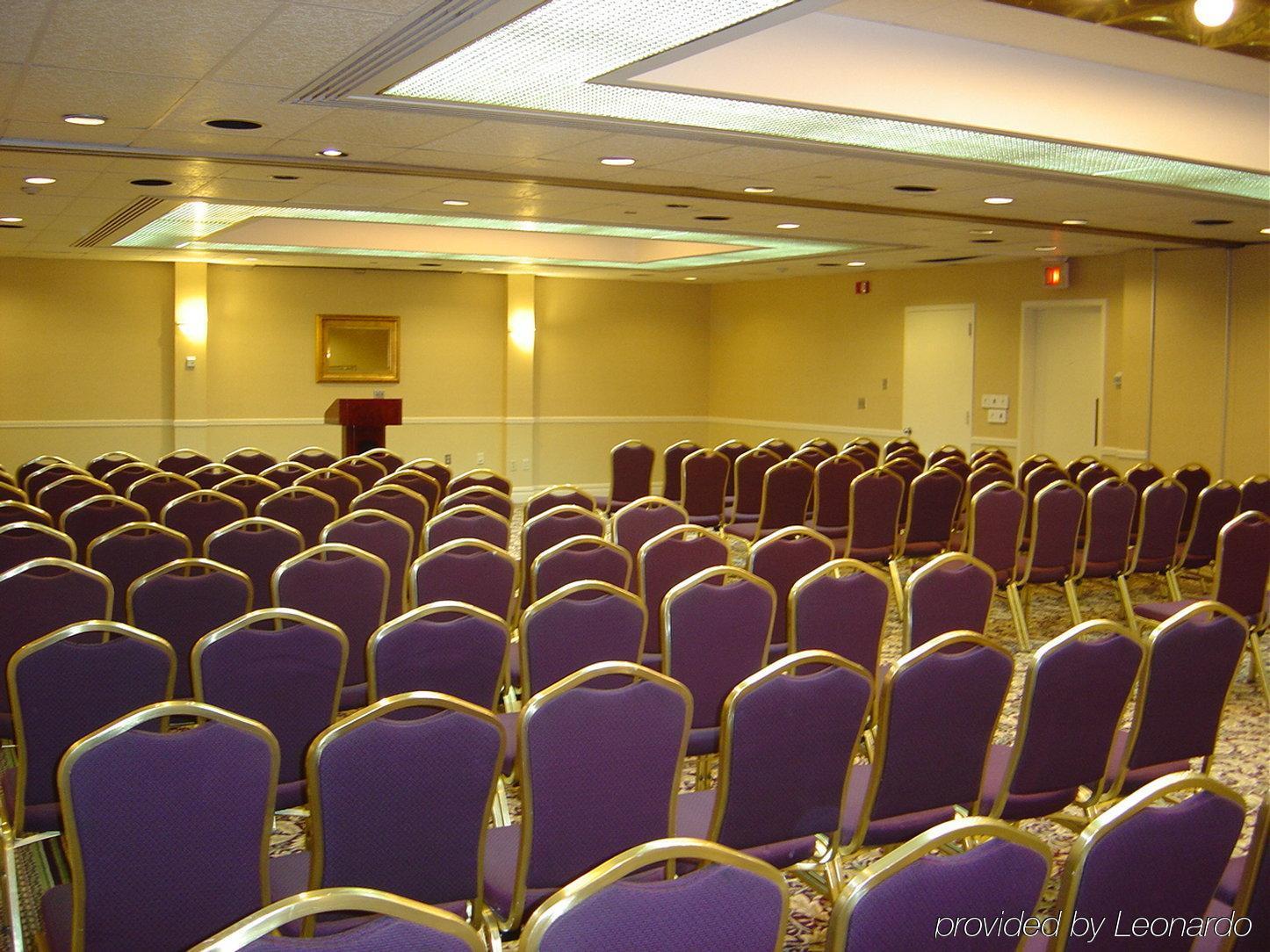Hotel Crowne Plaza By Ihg Edison